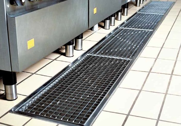 Canal con rejilla de inoxidable para cocinas profesionales o industriales