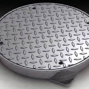 tapa estanca antideslizante redonda de acero inoxidable para sistemas de drenaje industrial y alimentario. Registro estanco circular de acero inoxidable liso. Tapa de inspección para saneamiento industrial o residencial diseñada para evitar olores y garantizar la estanqueidad en zonas con altos requisitos de higiene