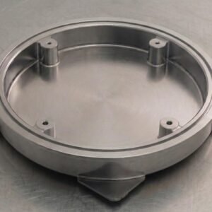 tapa estanca rellenable redonda de acero inoxidable para sistemas de drenaje industrial y alimentario. Registro estanco circular de acero inoxidable liso. Tapa de inspección para saneamiento industrial o residencial diseñada para evitar olores y garantizar la estanqueidad en zonas con altos requisitos de higiene