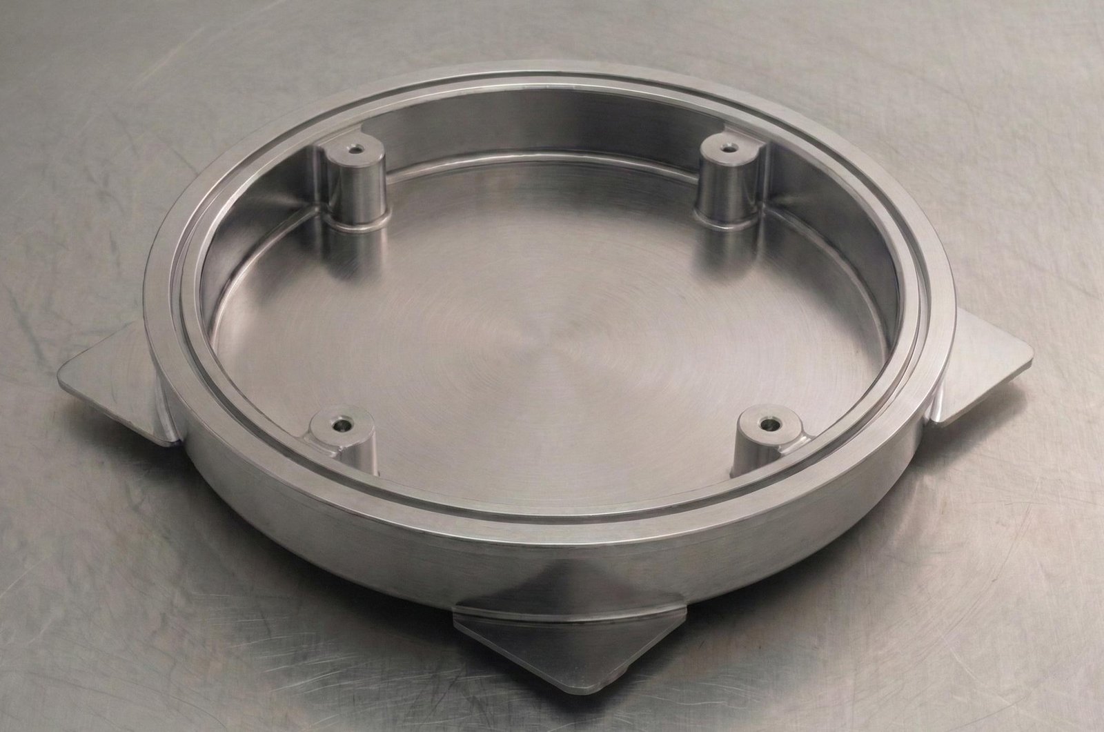 tapa estanca rellenable redonda de acero inoxidable para sistemas de drenaje industrial y alimentario. Registro estanco circular de acero inoxidable liso. Tapa de inspección para saneamiento industrial o residencial diseñada para evitar olores y garantizar la estanqueidad en zonas con altos requisitos de higiene